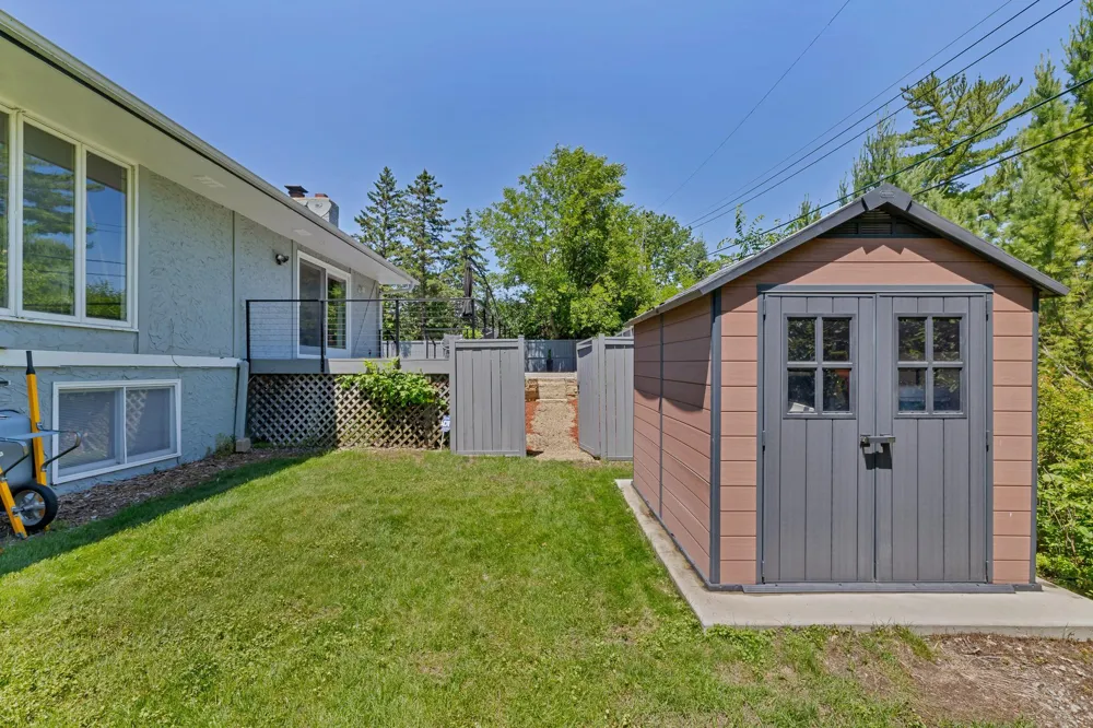 7001 Lanham Lane Edina, MN 55439