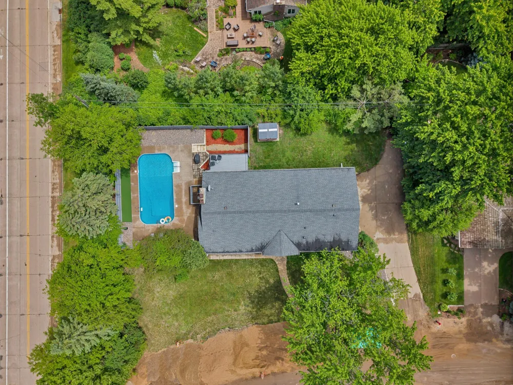 7001 Lanham Lane Edina, MN 55439