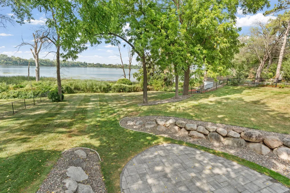 4337 Old Highway 10 Arden Hills, MN 55112