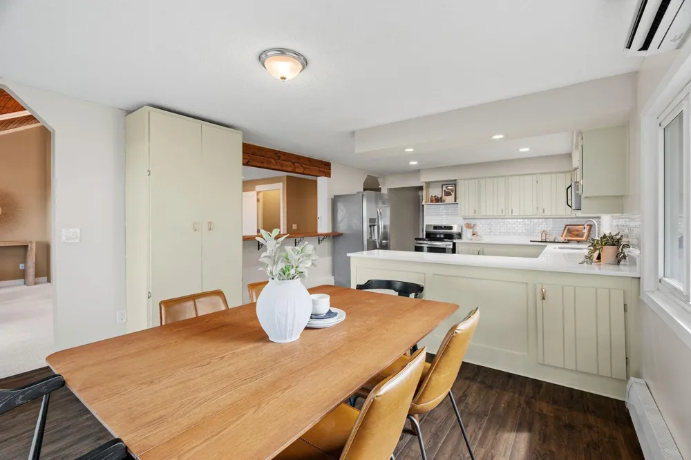4337 Old Highway 10 Arden Hills, MN 55112