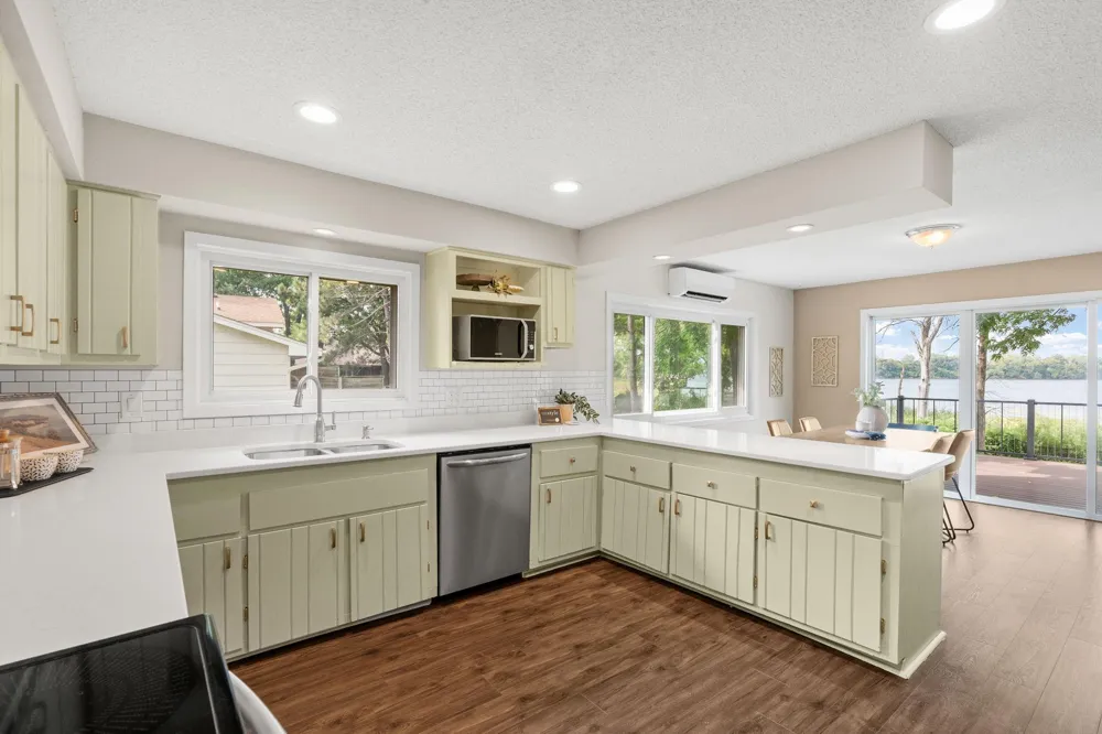 4337 Old Highway 10 Arden Hills, MN 55112
