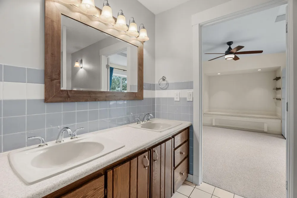 4337 Old Highway 10 Arden Hills, MN 55112