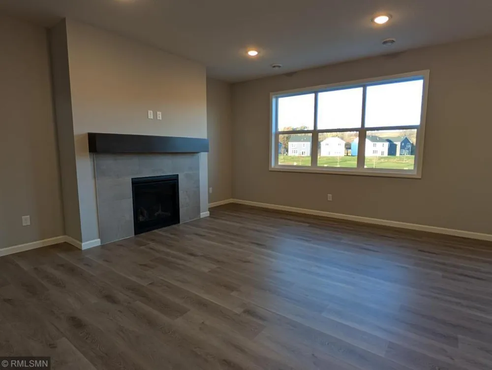 10593 Goodview Avenue S Cottage Grove, MN 55016