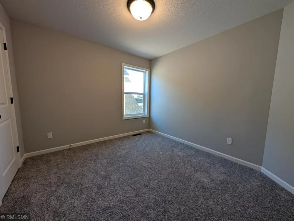 10593 Goodview Avenue S Cottage Grove, MN 55016