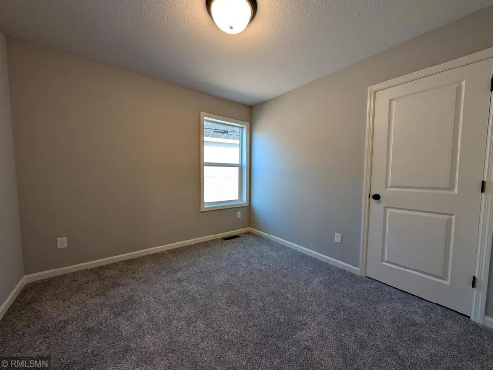 10593 Goodview Avenue S Cottage Grove, MN 55016
