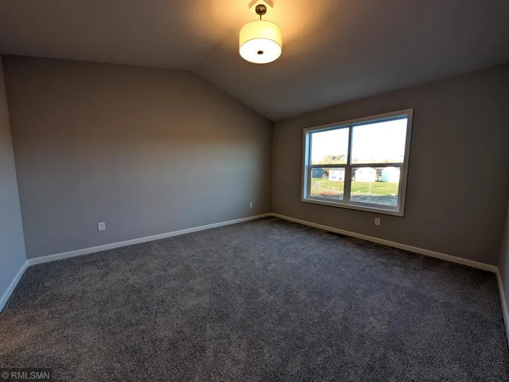 10593 Goodview Avenue S Cottage Grove, MN 55016