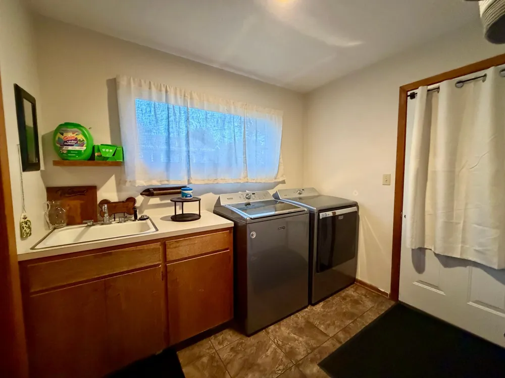 1018 Elm Street Luverne, MN 56156