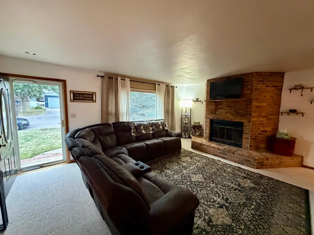 1018 Elm Street Luverne, MN 56156