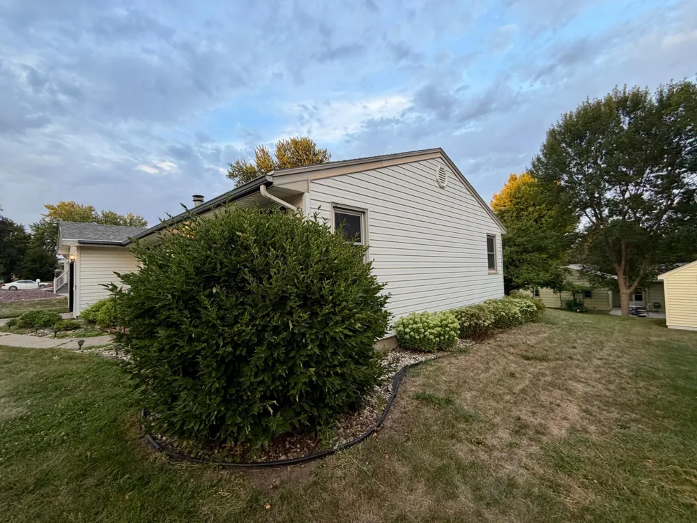 1018 Elm Street Luverne, MN 56156