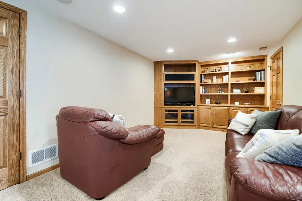 227 Dawn Avenue Shoreview, MN 55126