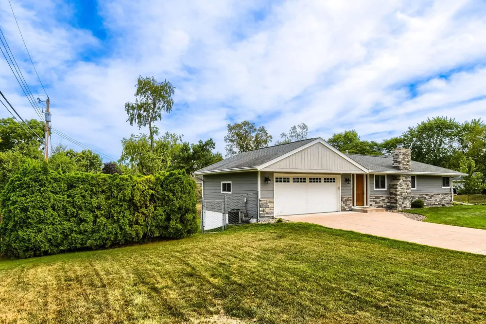 227 Dawn Avenue Shoreview, MN 55126