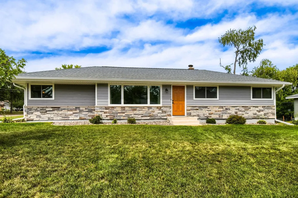 227 Dawn Avenue Shoreview, MN 55126