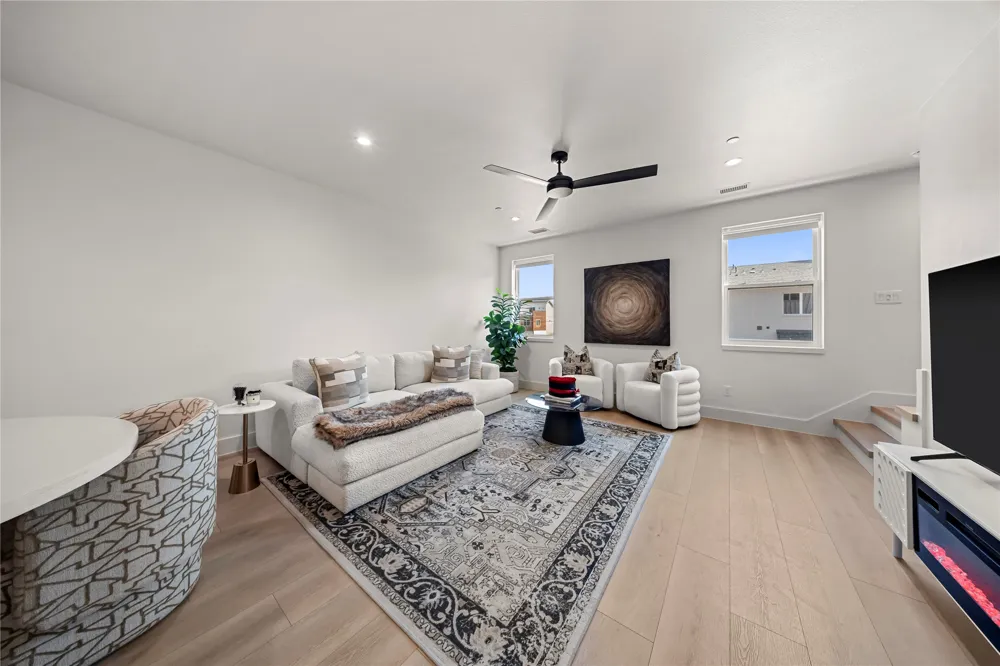 2166 Lovedale Avenue #102 Dallas, TX 75235