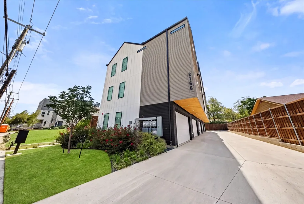 2166 Lovedale Avenue #102 Dallas, TX 75235