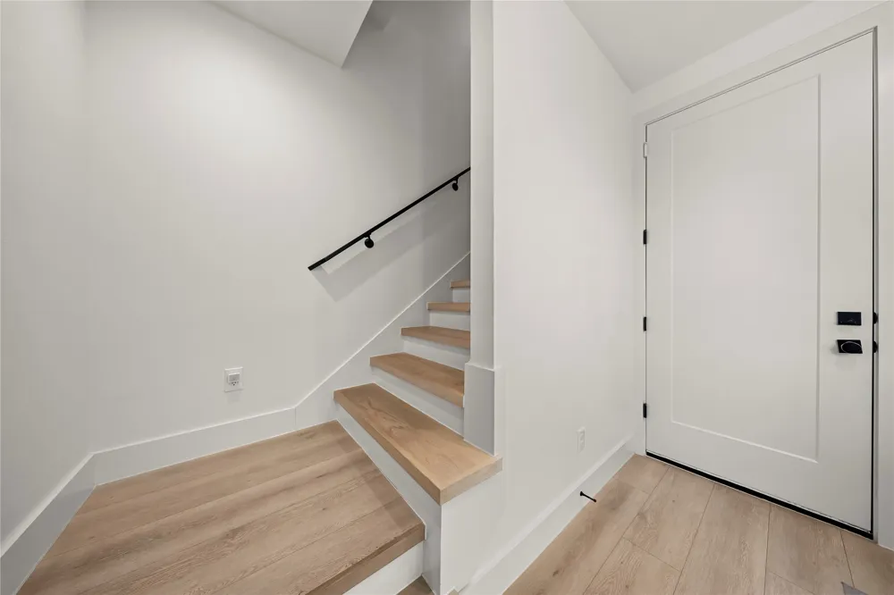 2166 Lovedale Avenue #102 Dallas, TX 75235