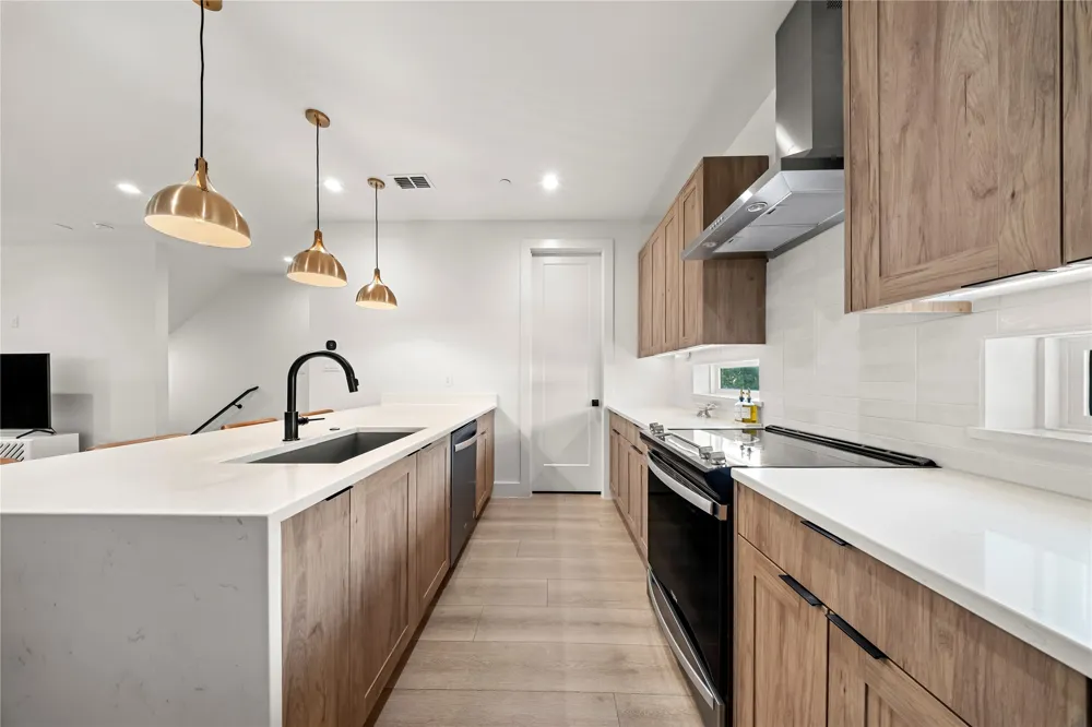 2166 Lovedale Avenue #102 Dallas, TX 75235