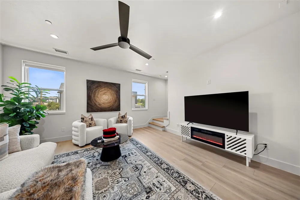 2166 Lovedale Avenue #102 Dallas, TX 75235