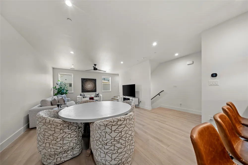 2166 Lovedale Avenue #102 Dallas, TX 75235