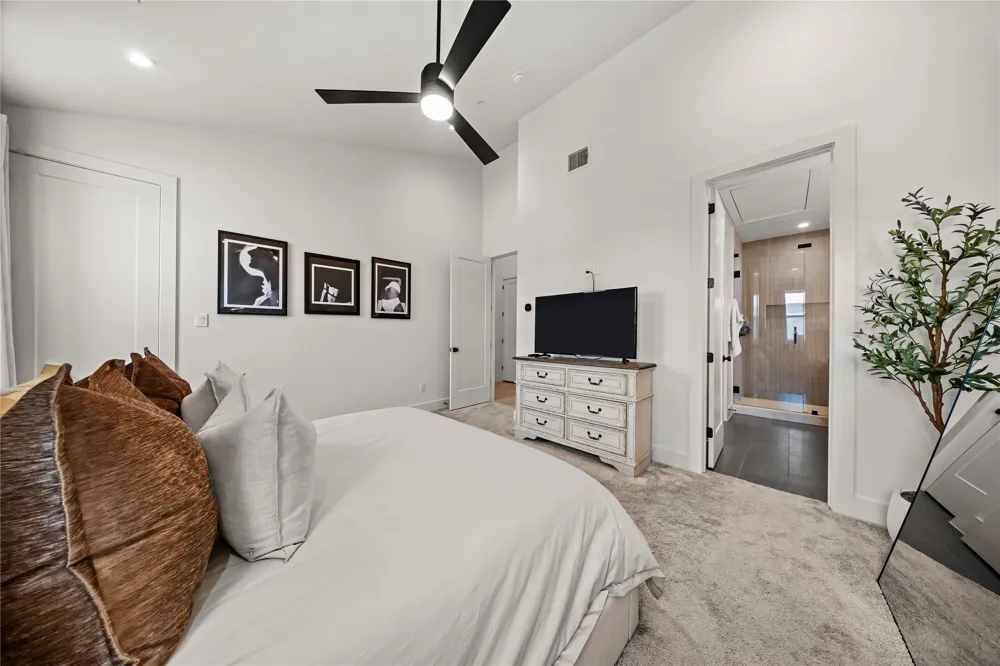 2166 Lovedale Avenue #102 Dallas, TX 75235