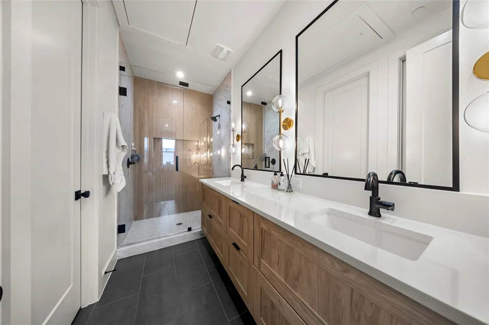 2166 Lovedale Avenue #102 Dallas, TX 75235