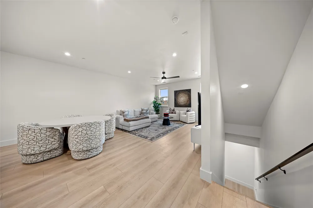 2166 Lovedale Avenue #102 Dallas, TX 75235