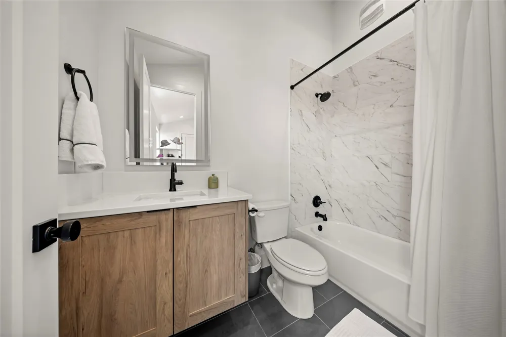 2166 Lovedale Avenue #102 Dallas, TX 75235