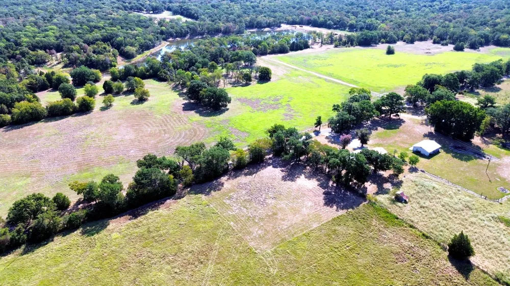1 FCR 196 Streetman, TX 75859