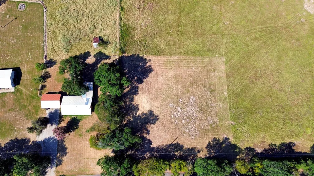 1 FCR 196 Streetman, TX 75859