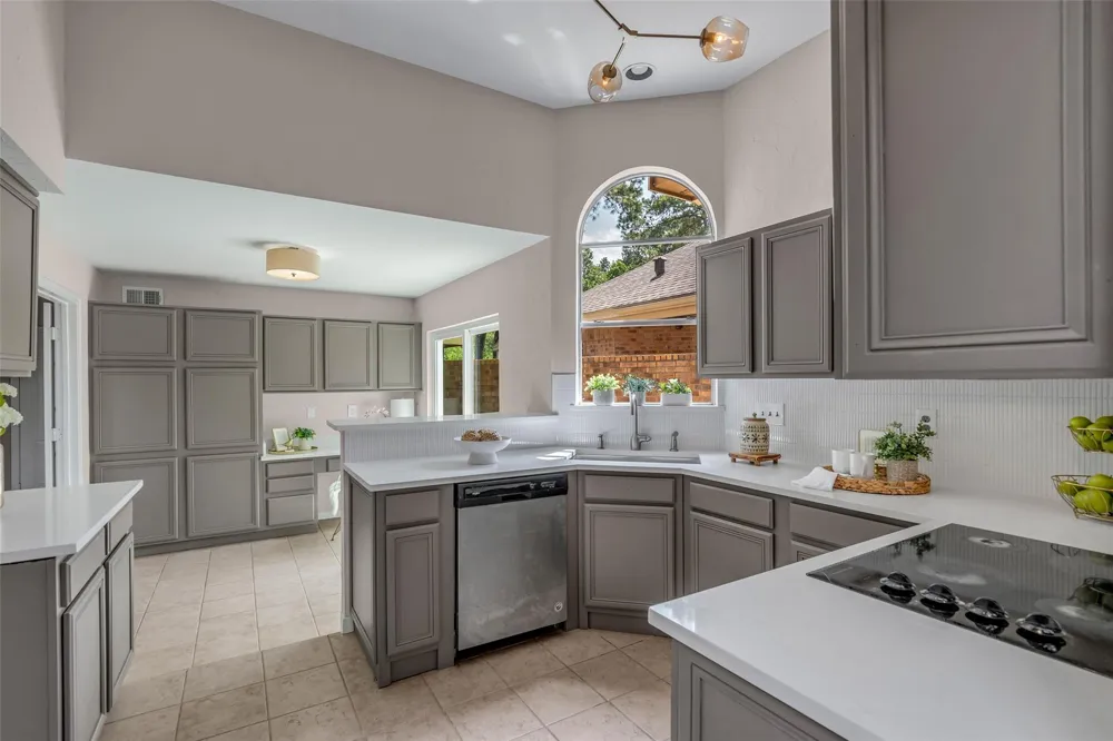22 Cedar Chase Place The Woodlands, TX 77381
