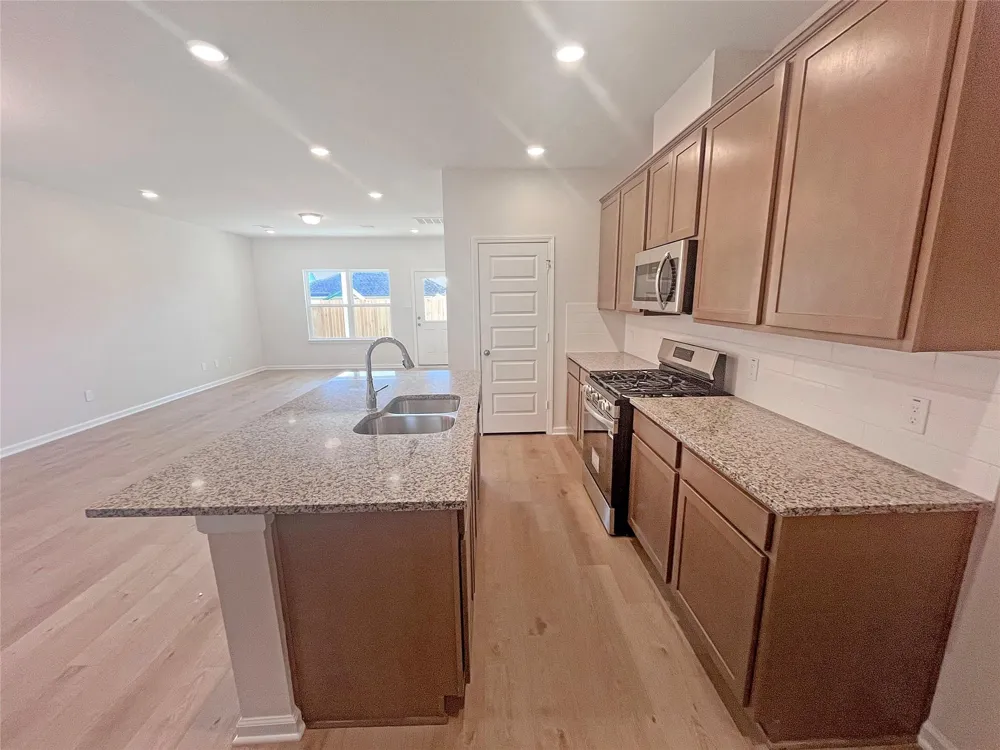 649 Cherry Tree Drive La Marque, TX 77568