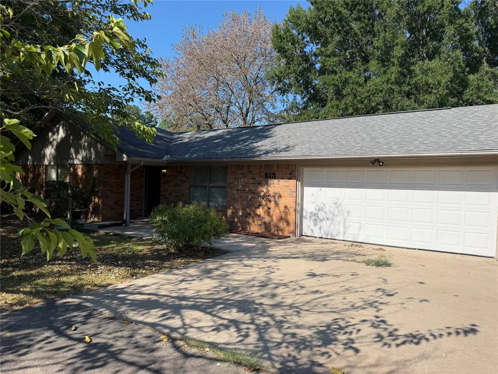 513 Meadowlark Lane Durant, OK 74701