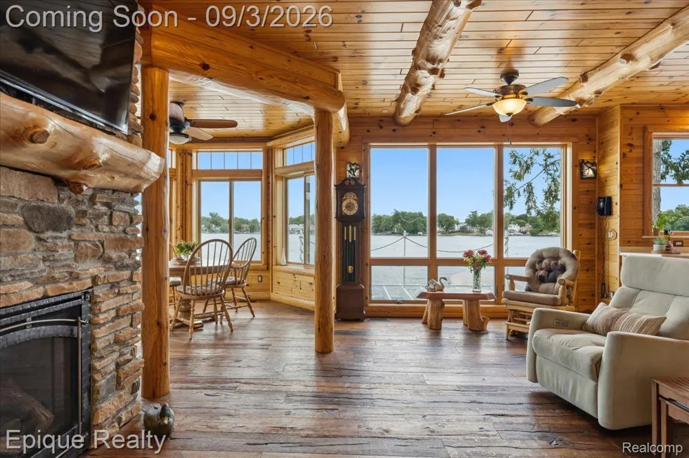 51 Crescent Avenue Lake Orion Village, MI 48362