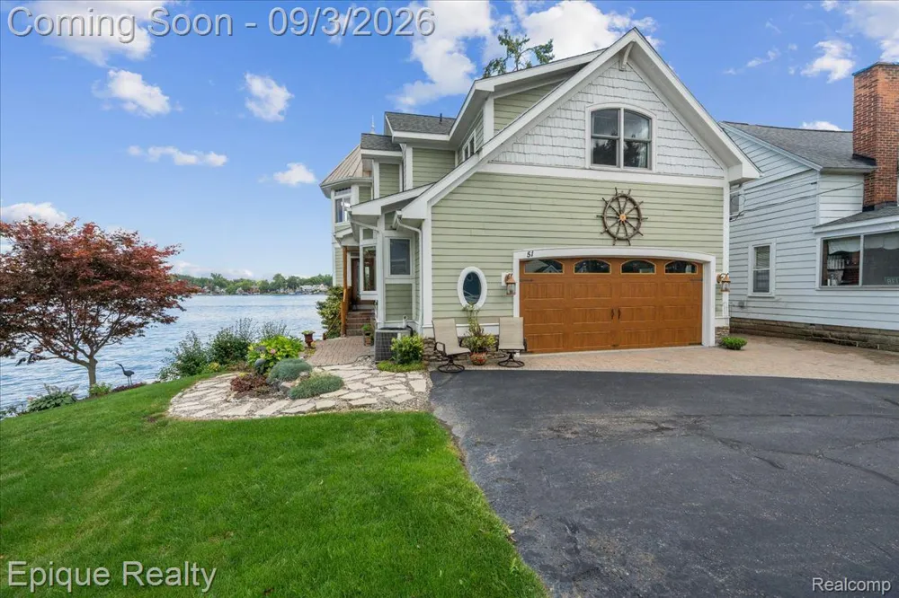 51 Crescent Avenue Lake Orion Village, MI 48362