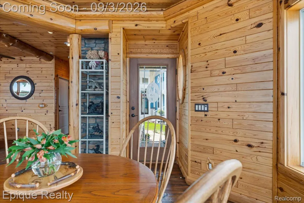 51 Crescent Avenue Lake Orion Village, MI 48362