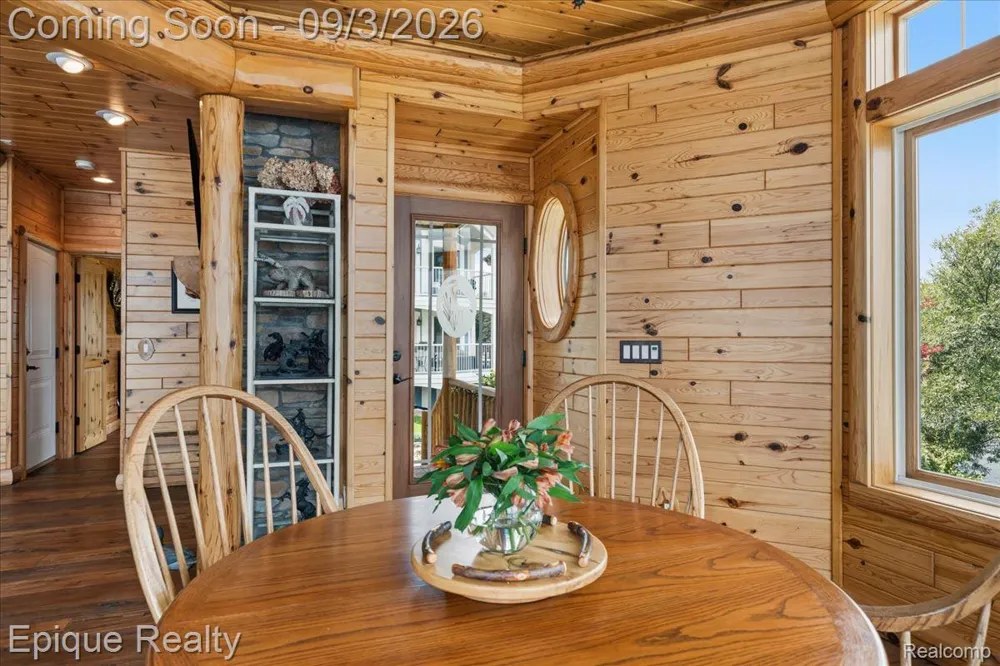 51 Crescent Avenue Lake Orion Village, MI 48362