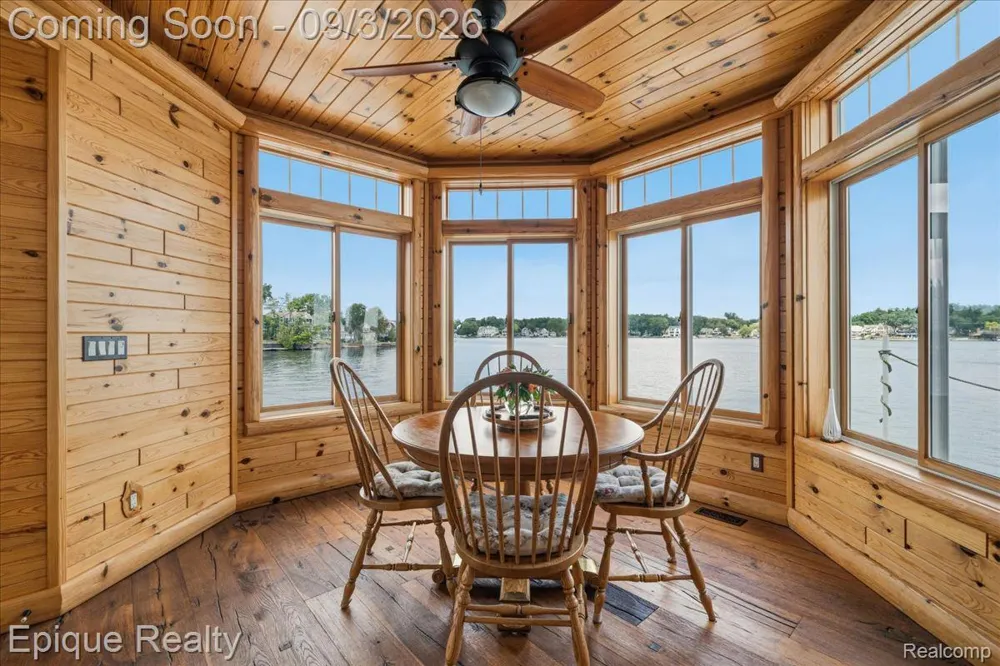 51 Crescent Avenue Lake Orion Village, MI 48362