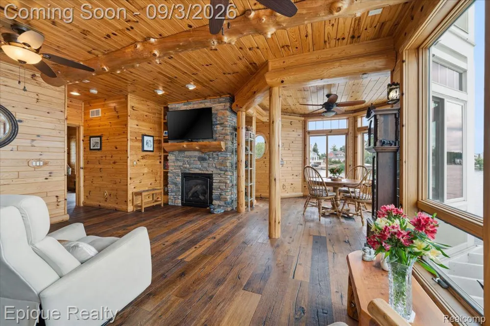 51 Crescent Avenue Lake Orion Village, MI 48362