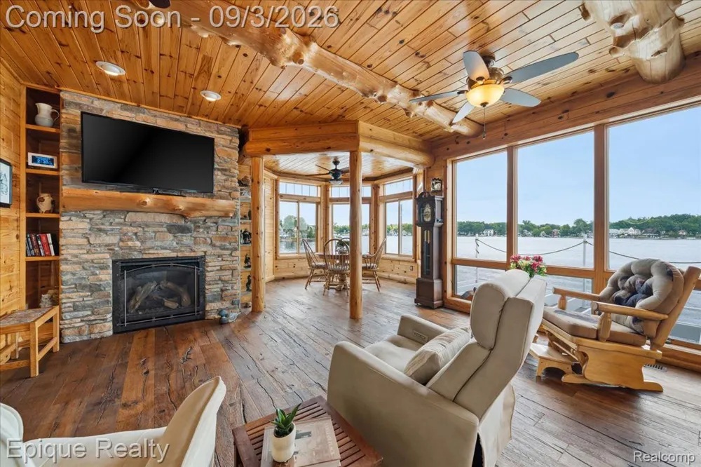 51 Crescent Avenue Lake Orion Village, MI 48362