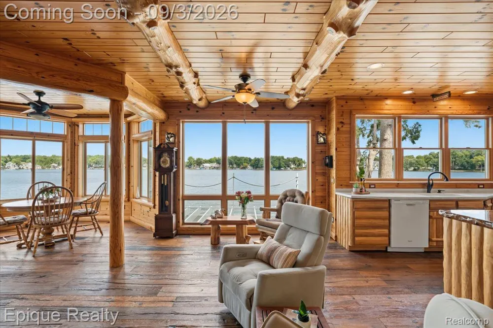 51 Crescent Avenue Lake Orion Village, MI 48362