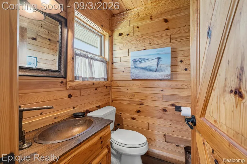 51 Crescent Avenue Lake Orion Village, MI 48362
