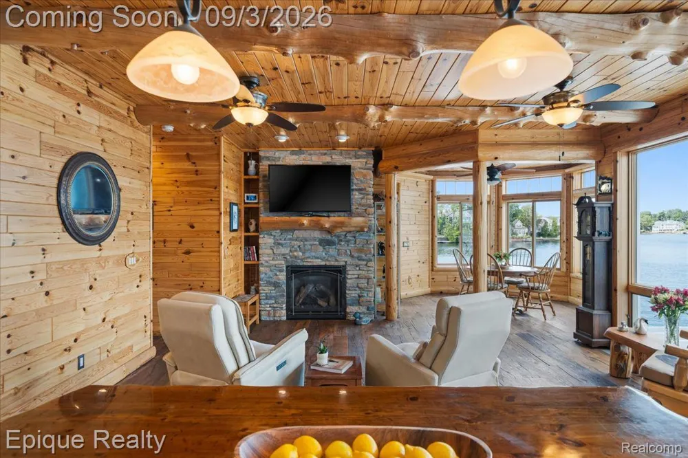 51 Crescent Avenue Lake Orion Village, MI 48362