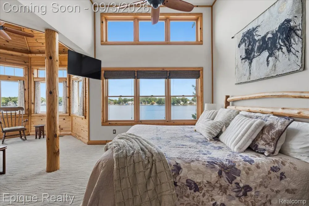 51 Crescent Avenue Lake Orion Village, MI 48362