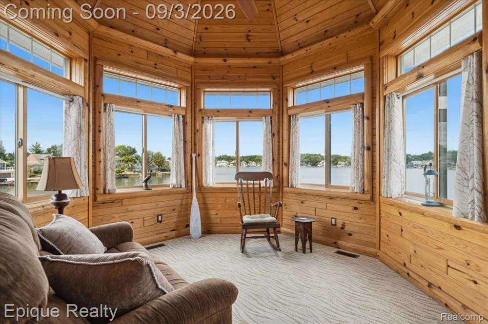 51 Crescent Avenue Lake Orion Village, MI 48362