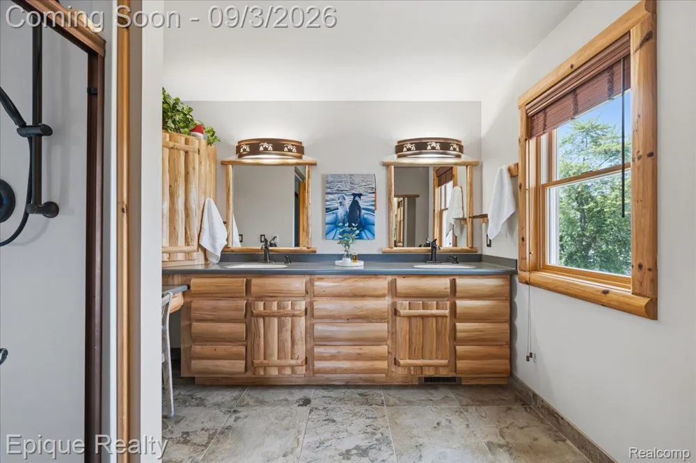 51 Crescent Avenue Lake Orion Village, MI 48362