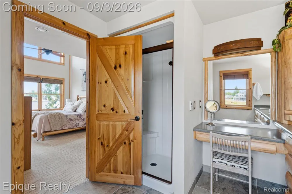 51 Crescent Avenue Lake Orion Village, MI 48362