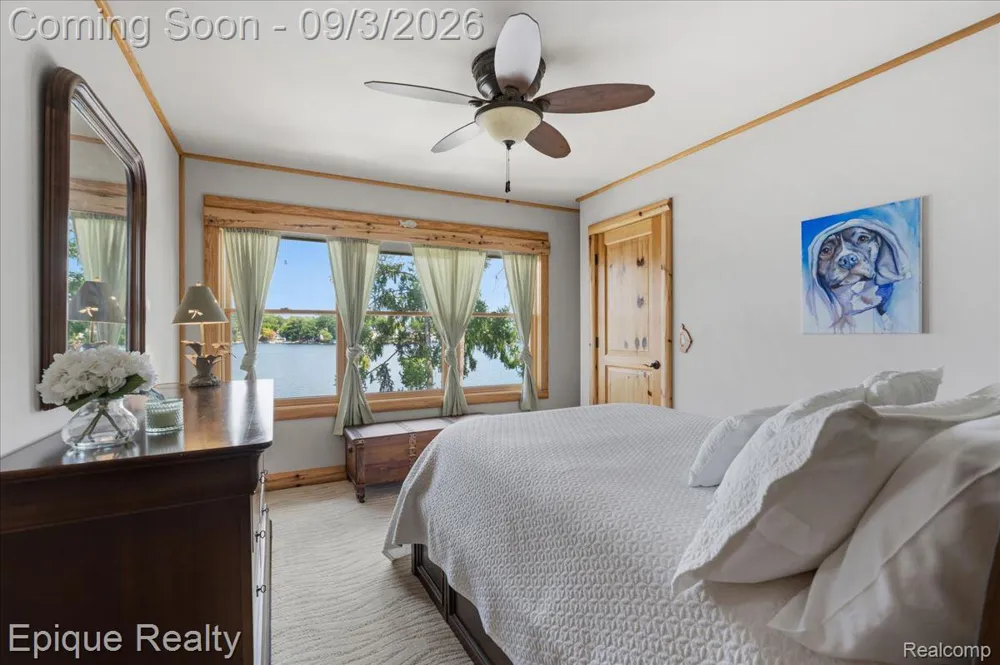 51 Crescent Avenue Lake Orion Village, MI 48362