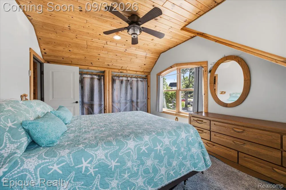 51 Crescent Avenue Lake Orion Village, MI 48362