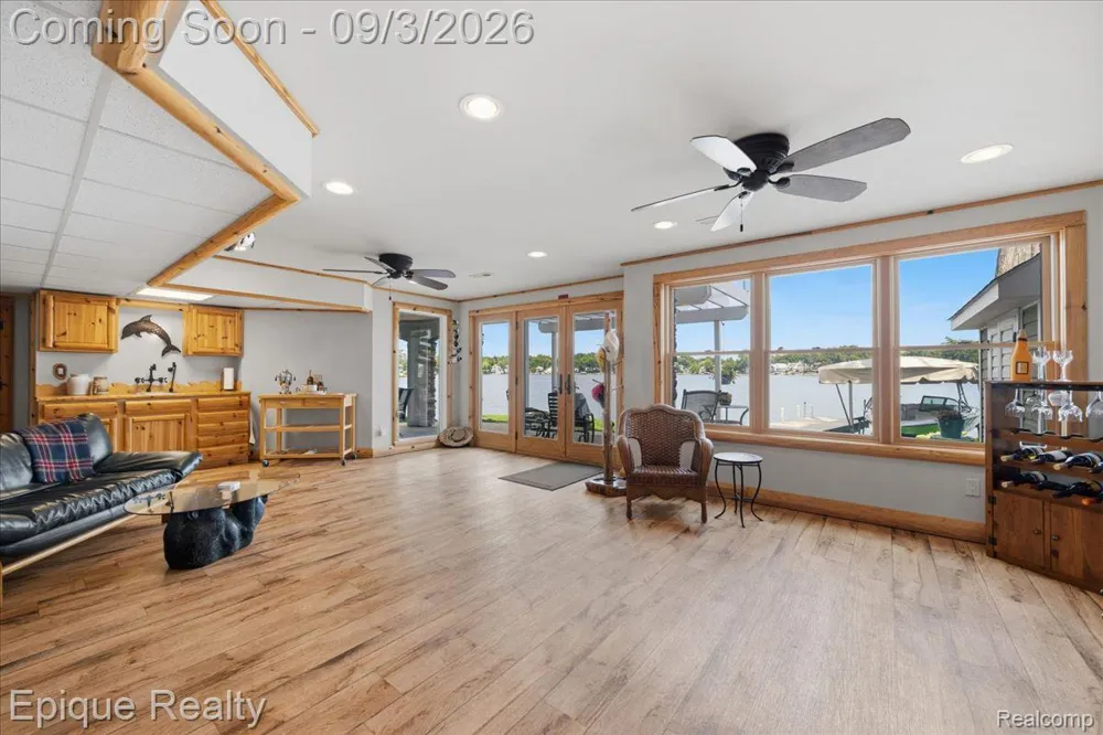 51 Crescent Avenue Lake Orion Village, MI 48362