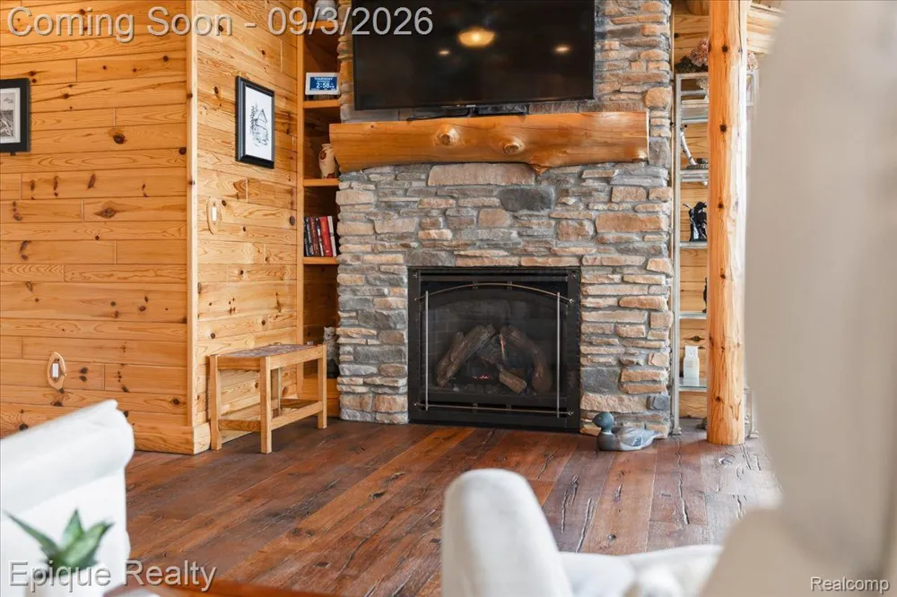 51 Crescent Avenue Lake Orion Village, MI 48362