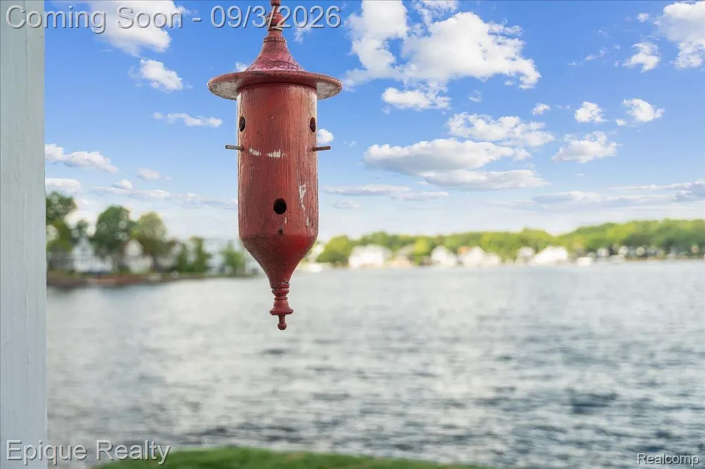 51 Crescent Avenue Lake Orion Village, MI 48362